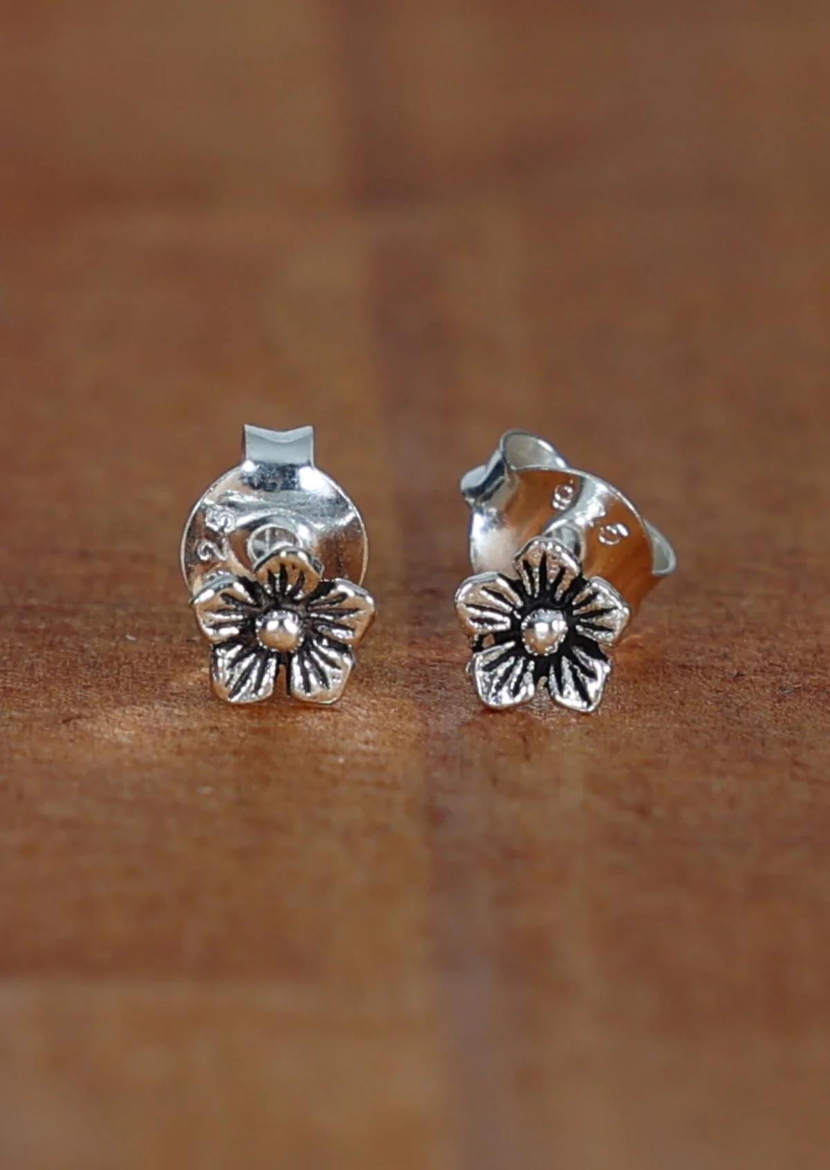 Buttercup Silver Studs - Ysert