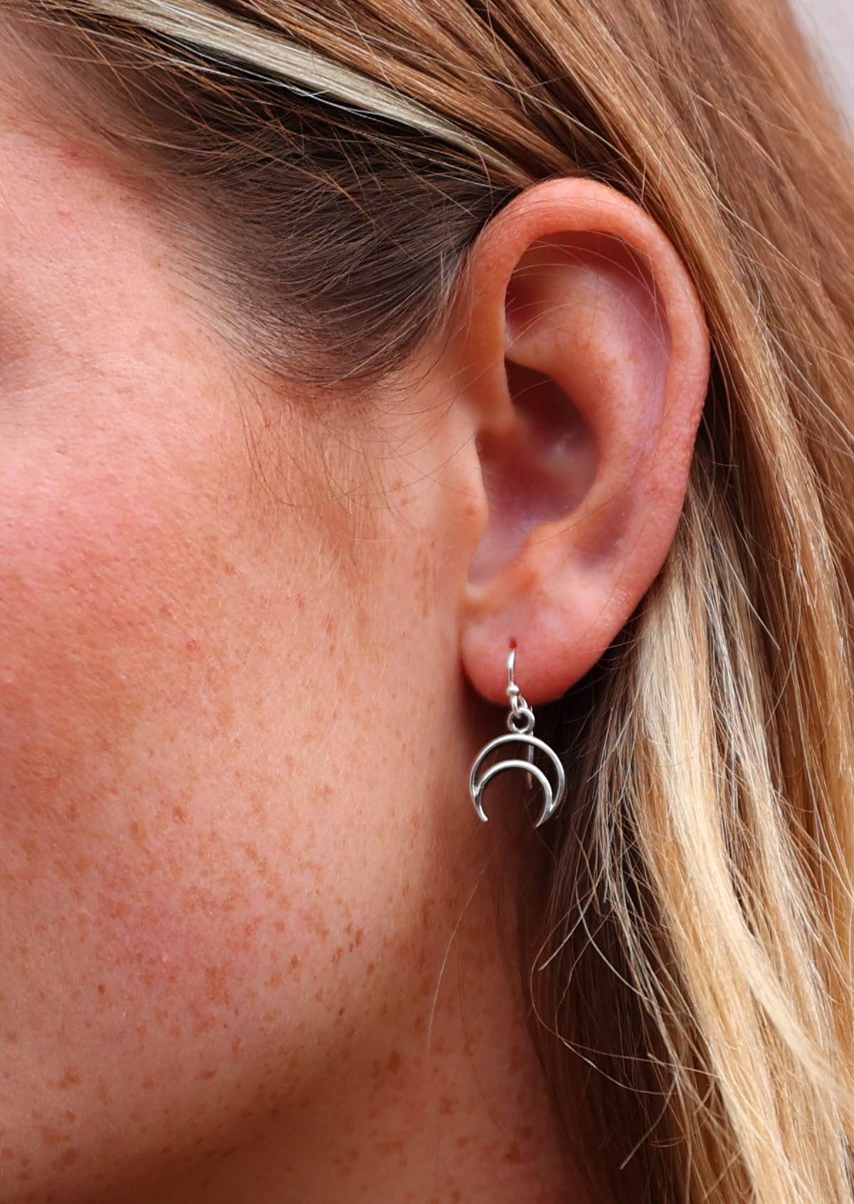 Crescent Moon Silver Dangly Earrings - Ysert