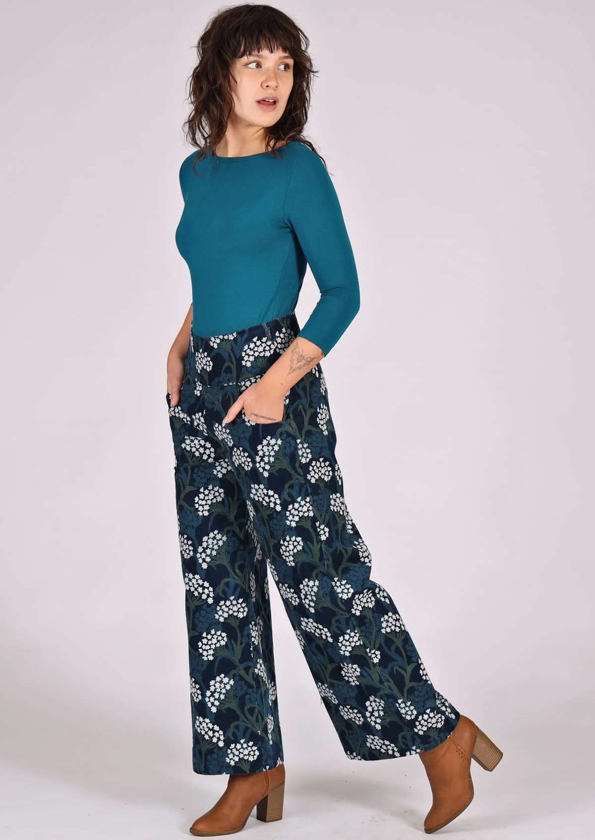 Esta Corduroy Pants Yarrow - Ysert