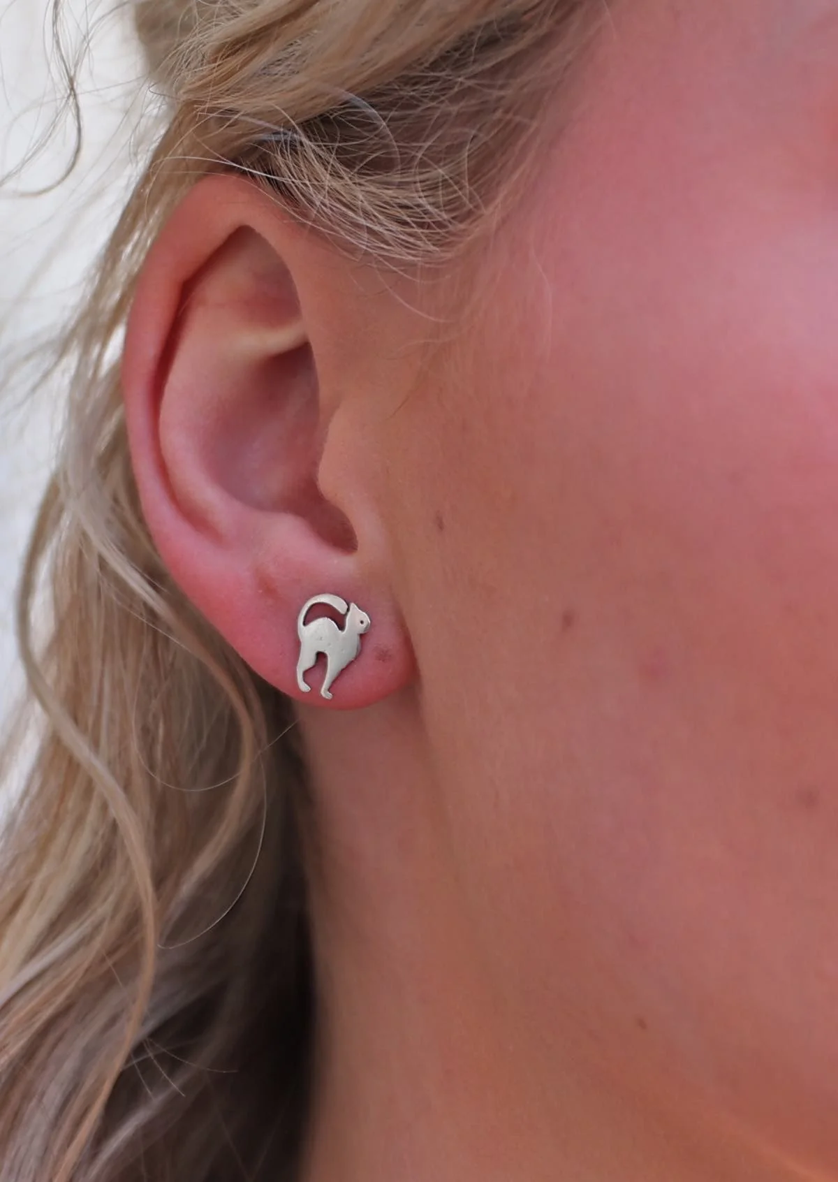 Arched Cat Silver Studs - Ysert