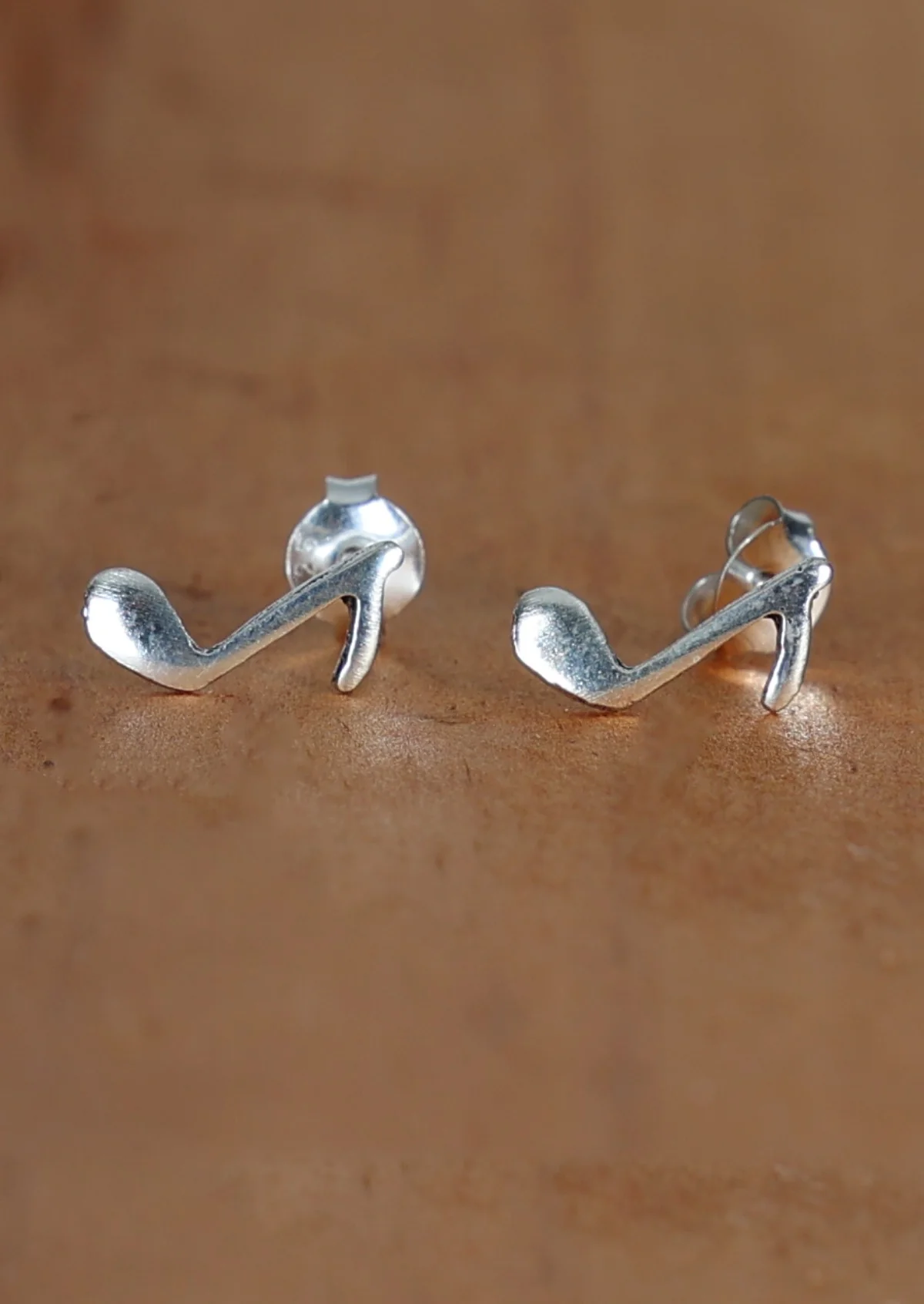 Quaver Silver Studs - Ysert