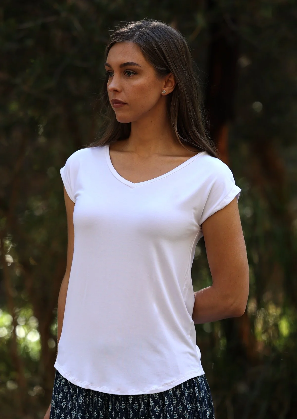 Simple Top V-neck White - Ysert