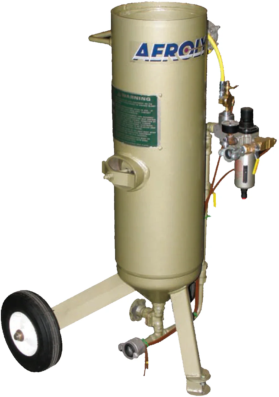 Clemco 1 cu ft Classic Blast Machine Model 1042 with Aerolyte Pool Pad - Portable 1/2 inch Piping - With Remote - Ysert