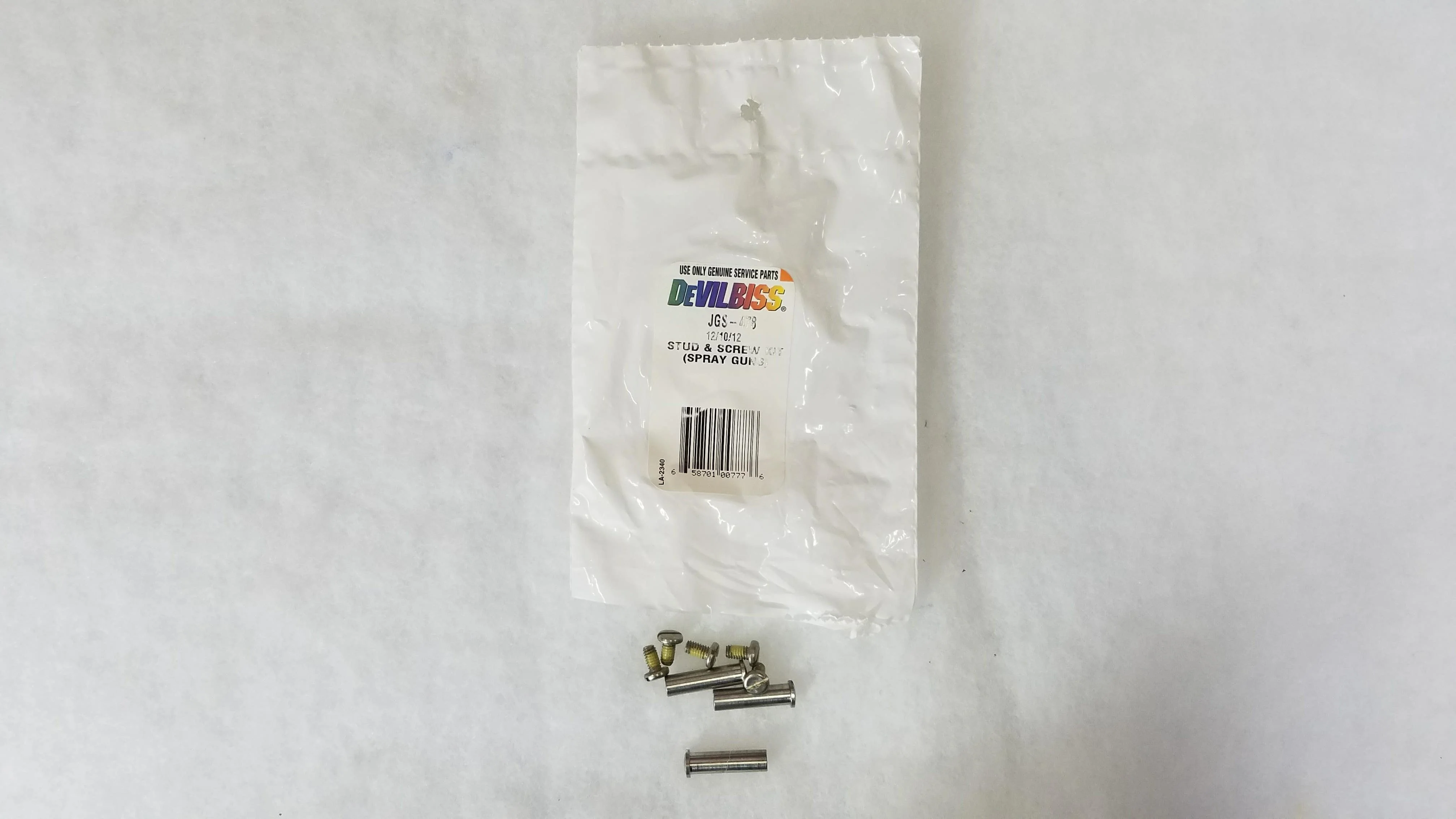 Devilbiss Stud and Screw Kit (Kit includes 1  3 studs and 5 screws) - Ysert