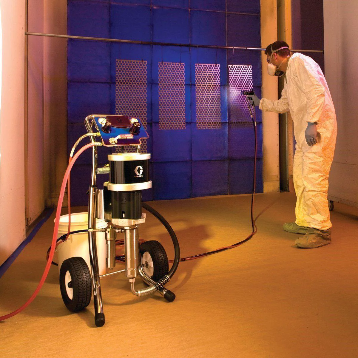 Graco G30C26 30:1 Merkur 3000 PSI @ 0.40 GPM Air-Assisted Airless Sprayer - Cart Mount - Ysert