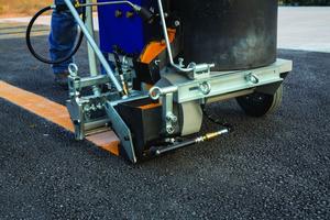 Graco ThermoLazer 200TC Thermoplastic Line Striper System w/ 2″ FlexDie - Ysert