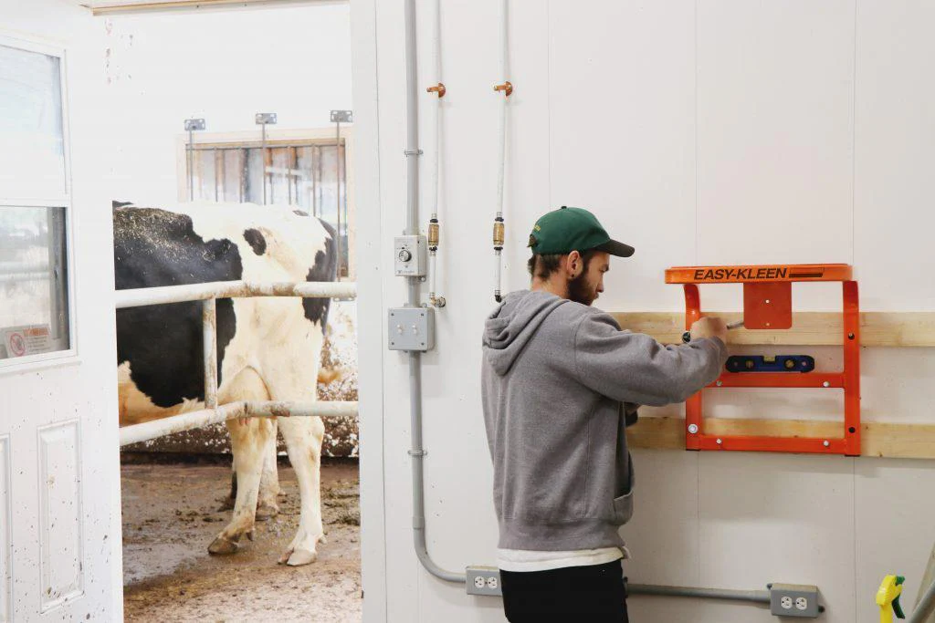 Easy-Kleen 3.6 GPM @ 2400 PSI 5HP 220V Single Phase Commercial Cold Water Electric Wall Mounted Pressure Washer - Ysert