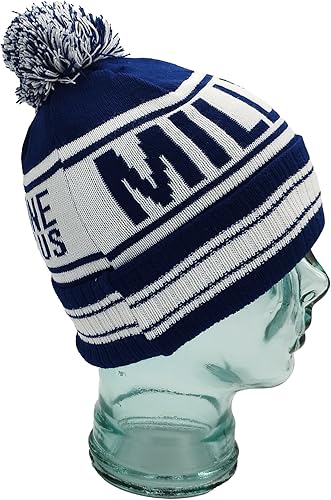 Millwall - Berretto con pompon 'No One Likes Us', colore: blu navy e bianco, Blu, Taglia unica - Ysert