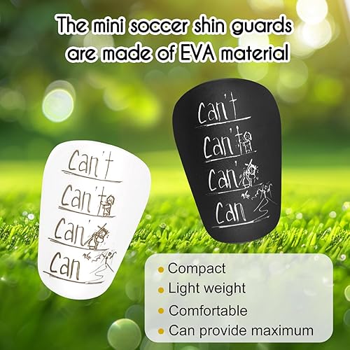 2 Paia Mini Parastinchi da Calcio, 8x5cm Bianco e Nero Stile Lettera Parastinchi da Calcio Mini Parastinchi Attrezzatura per la Protezione Degli Stinchi per Adulti Adolescenti Ragazzi Ragazze - Ysert