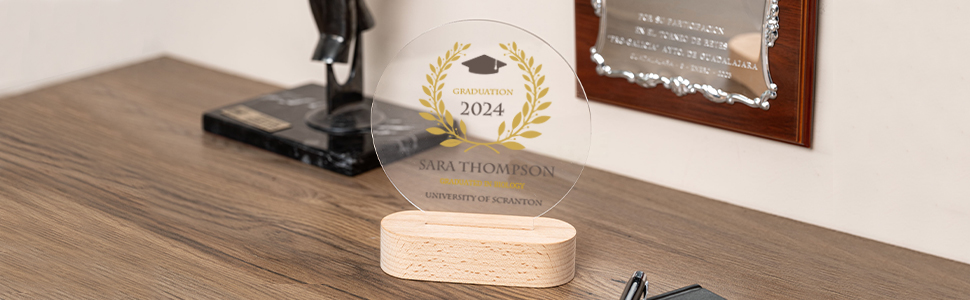 Trofeo in plexiglass personalizzato con base in legno Wanapix regalo ideale anniversari speciali