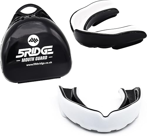 Paradenti in gomma – paradenti professionale per sport di contatto, rugby, arti marziali, karate, rugby, MMA, boxe, hockey, calcio flessibile per giovani e adult (White/Black, Adult(+12)) - Ysert